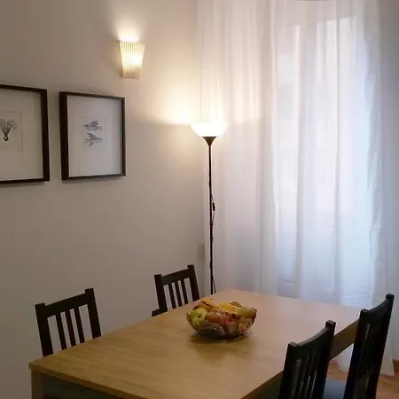 Lch-lateran Charming House Apartman